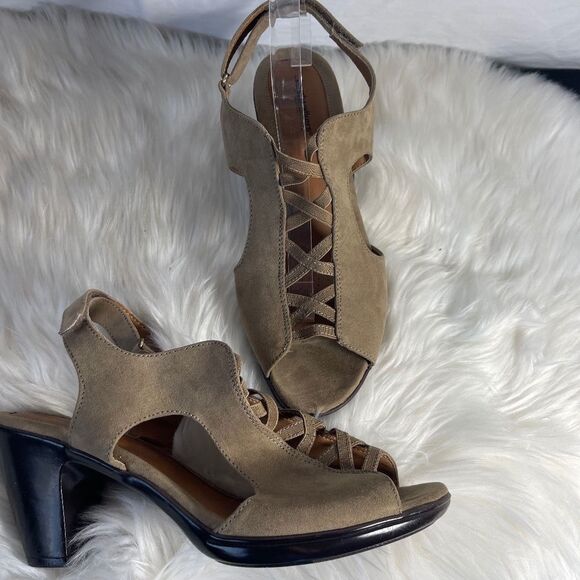 Cloudwalkers By Avenue Vivien Tan Nubuck Lattice Peep Toe Heels Sz 11W - Picture 1 of 4
